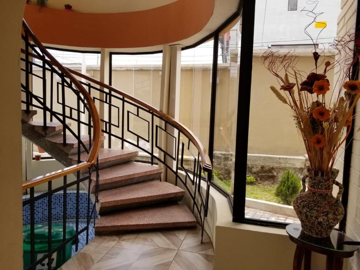 Hostal El Confort Quito Norte Экстерьер фото